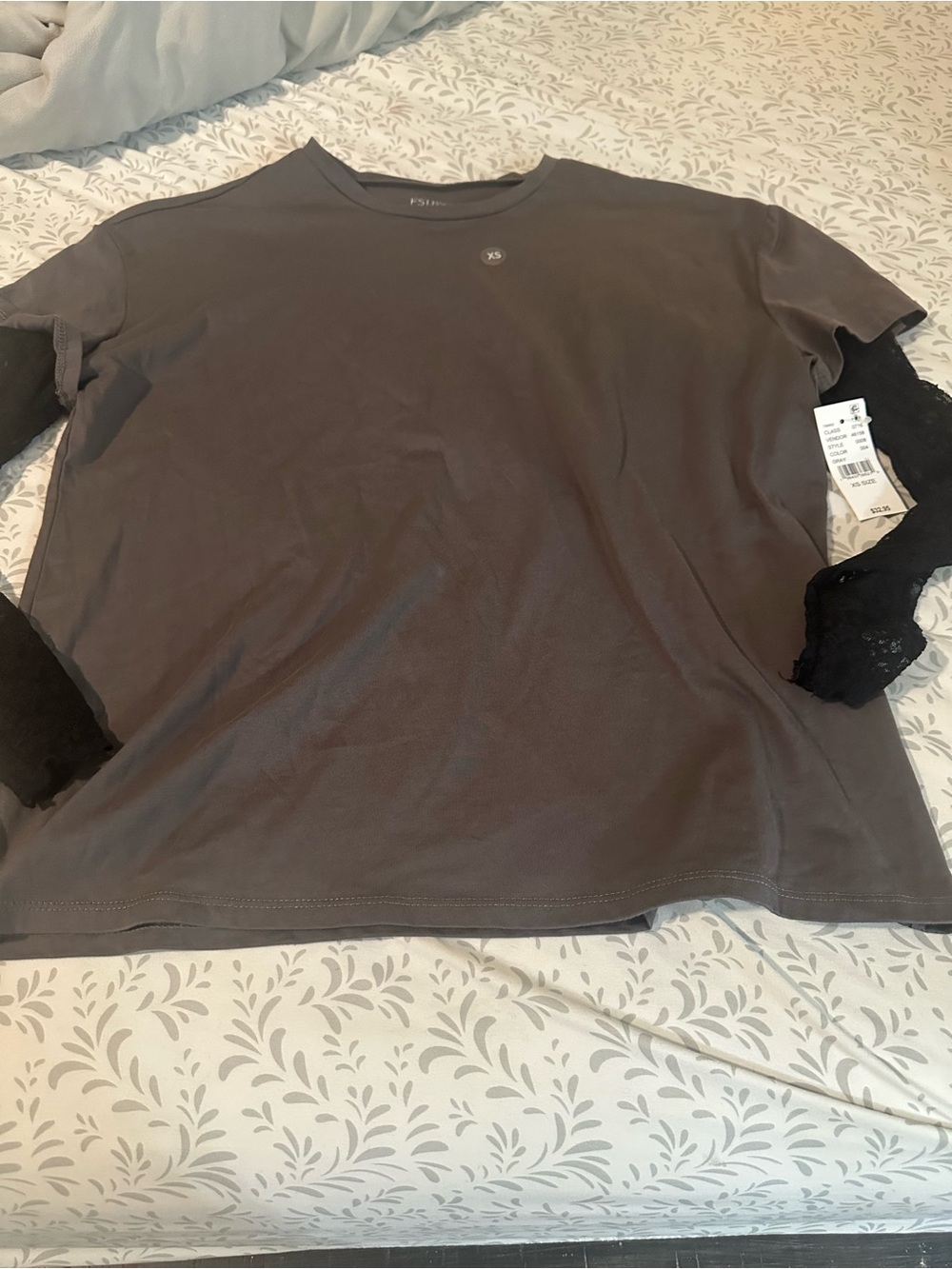 PacSun Women's Gray Long Sleeve Tee with Black Lace Sleeves